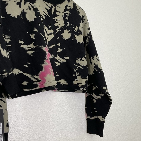 NWT Noli Cropped Tie Dye Sweatshirt - Picture 3 of 4